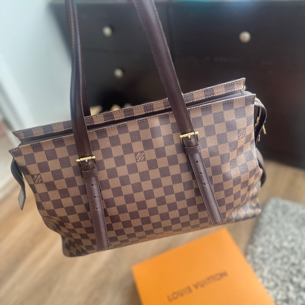 ❌SOLD❌🎉Authentic Louis Vuitton Chelsea Damier Ebene - Picture 4 of 15
